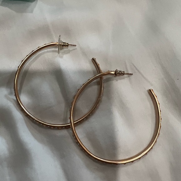 Authentic Kendra Scott Veronica Rose Hold Tone Hoop earrings - Picture 2 of 3